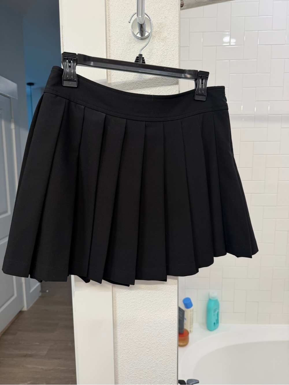 Aritzia Black Pleated Mini Skirt